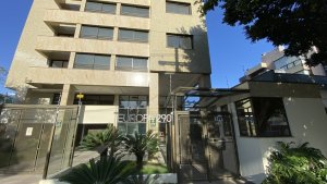 Apartamento com 67m², 2 dormitórios, 1 suíte, 1 vaga, Petrópolis em Porto Alegre