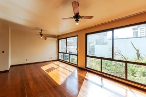 Apartamento com 154m², 3 dormitórios, 1 suíte, 3 vagas, Mont Serrat em Porto Alegre