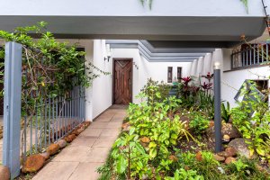 Casa com 252m², 3 dormitórios, 1 suíte, 2 vagas, Rio Branco em Porto Alegre