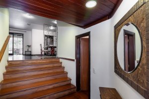 Casa com 252m², 3 dormitórios, 1 suíte, 2 vagas, Rio Branco em Porto Alegre