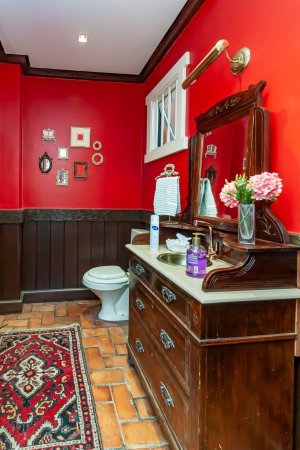 Casa com 646m², 5 dormitórios, 4 suítes, 4 vagas, Menino Deus em Porto Alegre