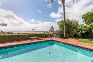 Casa com 646m², 5 dormitórios, 4 suítes, 4 vagas, Menino Deus em Porto Alegre