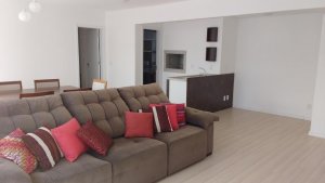 Apartamento com 159m², 4 dormitórios, 3 suítes, 3 vagas, Menino Deus em Porto Alegre