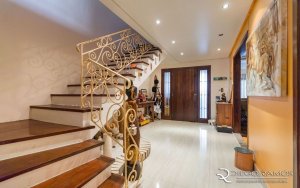 Casa com 248m², 3 dormitórios, 1 suíte, 4 vagas, Petrópolis em Porto Alegre