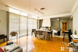 Casa com 1171m², 3 dormitórios, 1 suíte, 2 vagas, Rio Branco em Porto Alegre