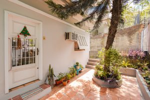 Casa com 165m², 5 dormitórios, Petrópolis em Porto Alegre