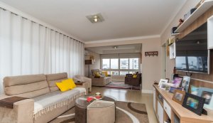 Apartamento com 117m², 3 dormitórios, 1 suíte, 2 vagas, Petrópolis em Porto Alegre