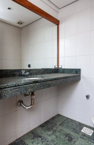 Salas/Conjuntos com 600m², Centro Histórico em Porto Alegre