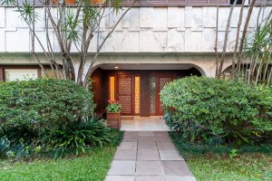 Casa em Condomínio com 422m², 4 dormitórios, 4 suítes, 4 vagas, Três Figueiras em Porto Alegre