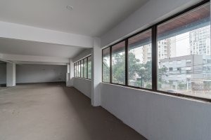 Loja com 623m², 3 vagas, Cristo Redentor em Porto Alegre