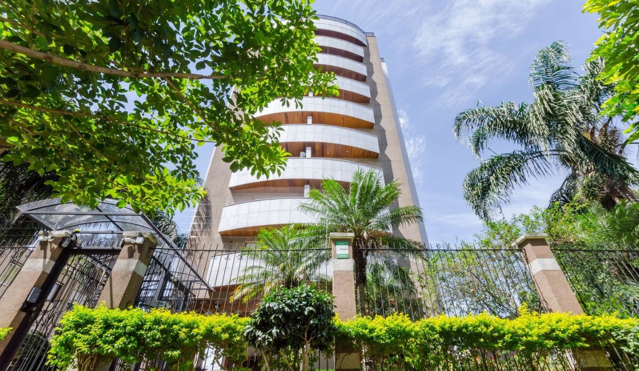 Apartamento com 117m², 3 dormitórios, 1 suíte, 3 vagas, Jardim Botânico em Porto Alegre