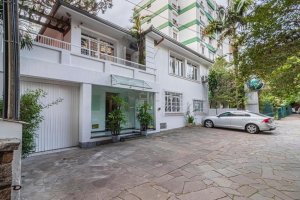 Casa comercial com 280m², 5 vagas, Auxiliadora em Porto Alegre