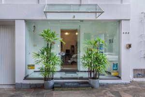 Casa comercial com 280m², 5 vagas, Auxiliadora em Porto Alegre