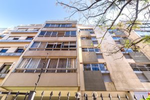 Apartamento com 133m², 3 dormitórios, 1 suíte, 2 vagas, Moinhos De Vento em Porto Alegre