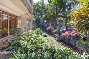 Apartamento com 133m², 3 dormitórios, 1 suíte, 2 vagas, Moinhos De Vento em Porto Alegre