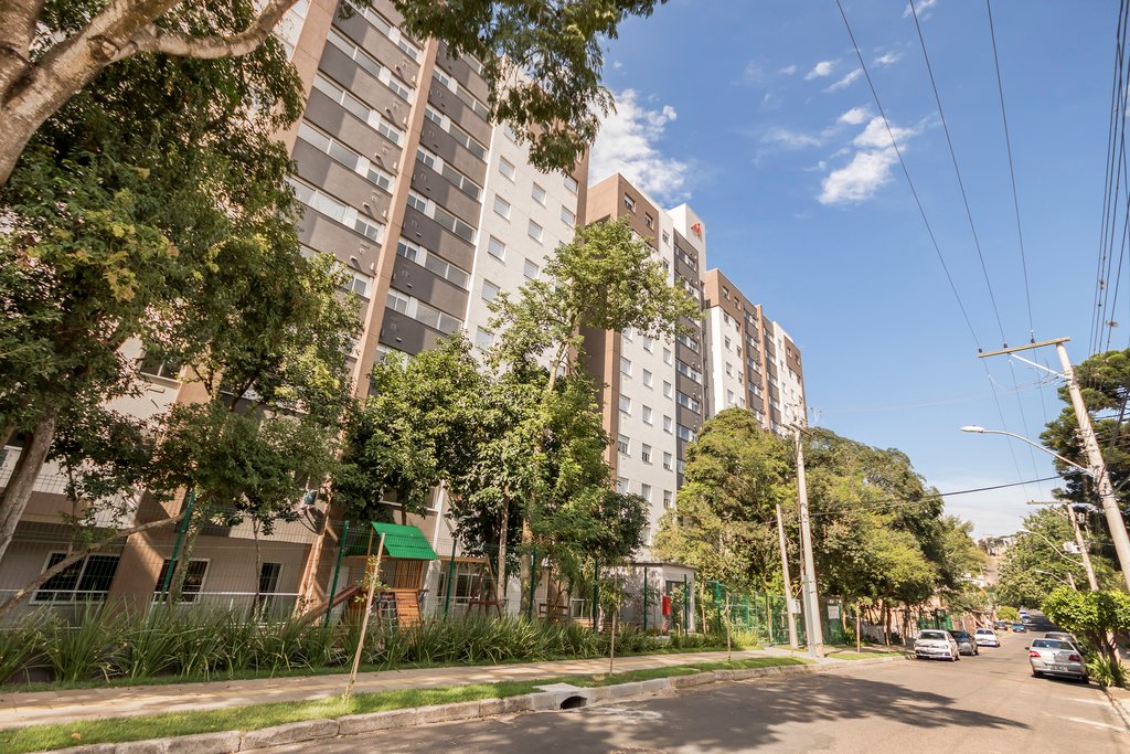 Apartamento com 68m², 3 dormitórios, 1 suíte, 2 vagas, Santo Antônio em Porto Alegre