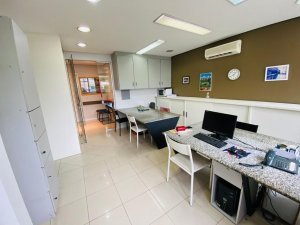 Salas/Conjuntos com 98m², Floresta em Porto Alegre