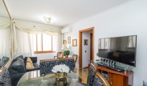 Apartamento com 70m², 2 dormitórios, 2 vagas, Auxiliadora em Porto Alegre