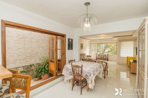 Casa com 147m², 3 dormitórios, 3 suítes, 4 vagas, Chácara Das Pedras em Porto Alegre