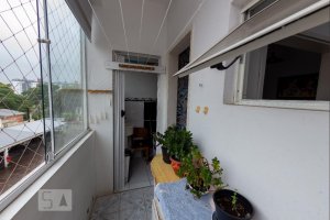 Apartamento com 75m², 2 dormitórios, Menino Deus em Porto Alegre