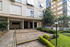 Apartamento com 62m², 2 dormitórios, 1 vaga, Auxiliadora em Porto Alegre