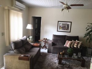 Casa com 140m², 3 dormitórios, 2 suítes, 3 vagas, Jardim Botânico em Porto Alegre