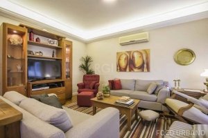 Apartamento com 155m², 4 dormitórios, 1 suíte, 1 vaga, Floresta em Porto Alegre