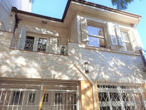 Casa com 235m², 4 dormitórios, 2 vagas, Petrópolis em Porto Alegre