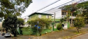 Casa comercial com 204m², 3 dormitórios, 2 vagas, Petrópolis em Porto Alegre