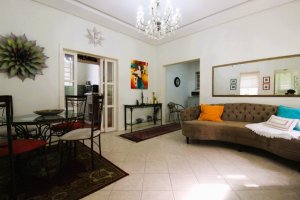 Casa comercial com 204m², 3 dormitórios, 2 vagas, Petrópolis em Porto Alegre