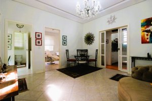 Casa comercial com 204m², 3 dormitórios, 2 vagas, Petrópolis em Porto Alegre