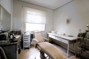 Casa comercial com 204m², 3 dormitórios, 2 vagas, Petrópolis em Porto Alegre