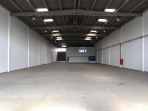 Depósito com 1325m², 7 vagas, Sarandí em Porto Alegre