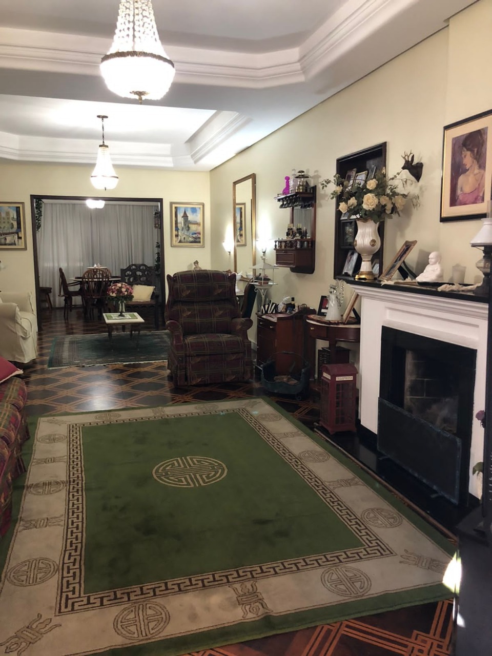 Casa com 337m², 5 dormitórios, 2 suítes, 4 vagas, Rio Branco em Porto Alegre