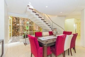 Casa com 418m², 5 dormitórios, 3 suítes, 4 vagas, Chácara Das Pedras em Porto Alegre