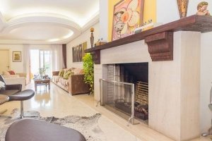 Casa com 418m², 5 dormitórios, 3 suítes, 4 vagas, Chácara Das Pedras em Porto Alegre