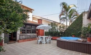 Casa com 171m², 3 dormitórios, 1 suíte, 2 vagas, Chácara Das Pedras em Porto Alegre