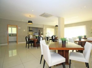 Apartamento com 120m², 3 dormitórios, 1 suíte, 2 vagas, Menino Deus em Porto Alegre