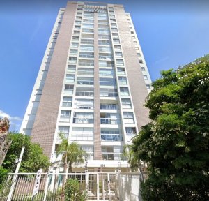 Apartamento com 120m², 3 dormitórios, 1 suíte, 2 vagas, Menino Deus em Porto Alegre