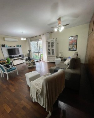 Apartamento com 160m², 3 dormitórios, 1 suíte, 1 vaga, Rio Branco em Porto Alegre