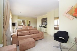 Apartamento com 87m², 2 dormitórios, 1 suíte, 1 vaga, Passo Da Areia em Porto Alegre