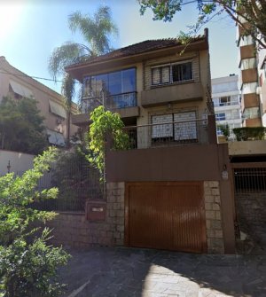 Casa com 435m², 3 dormitórios, 3 vagas, Petrópolis em Porto Alegre