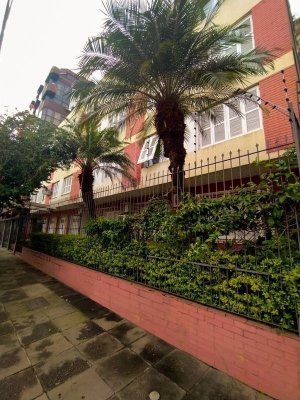 Apartamento com 108m², 3 dormitórios, 1 vaga, Menino Deus em Porto Alegre