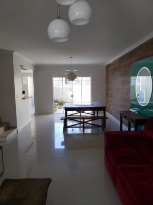 Casa em Condomínio com 137m², 3 dormitórios, 1 suíte, 3 vagas, Sarandi em Porto Alegre