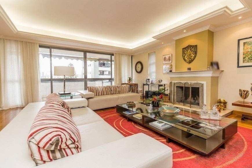Apartamento com 277m², 3 dormitórios, 1 suíte, 2 vagas, Auxiliadora em Porto Alegre