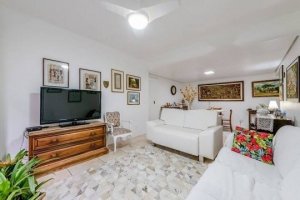 Apartamento com 106m², 3 dormitórios, 1 suíte, 1 vaga, Mont Serrat em Porto Alegre