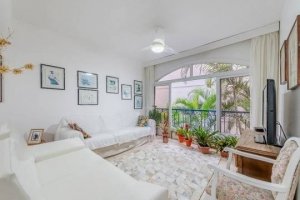 Apartamento com 106m², 3 dormitórios, 1 suíte, 1 vaga, Mont Serrat em Porto Alegre