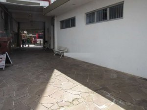 Loja com 213m², Passo Da Areia em Porto Alegre