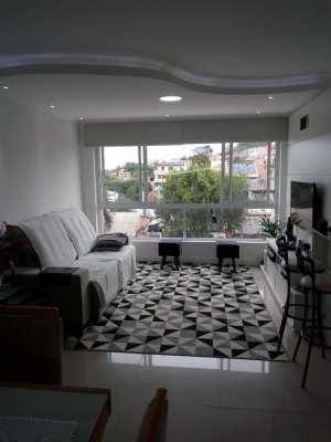 Apartamento com 65m², 2 dormitórios, 1 suíte, 2 vagas, Cristo Redentor em Porto Alegre