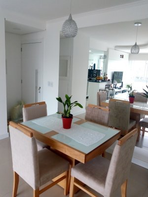 Apartamento com 65m², 2 dormitórios, 1 suíte, 2 vagas, Cristo Redentor em Porto Alegre